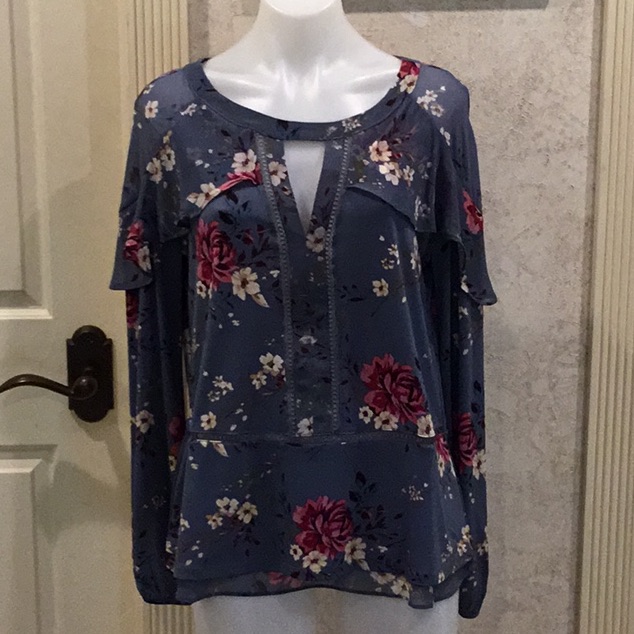 Brand New Top With Tags 95 Poly